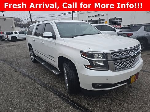 Used 2018 Chevrolet Suburban LT w/ LT Signature Package image 1