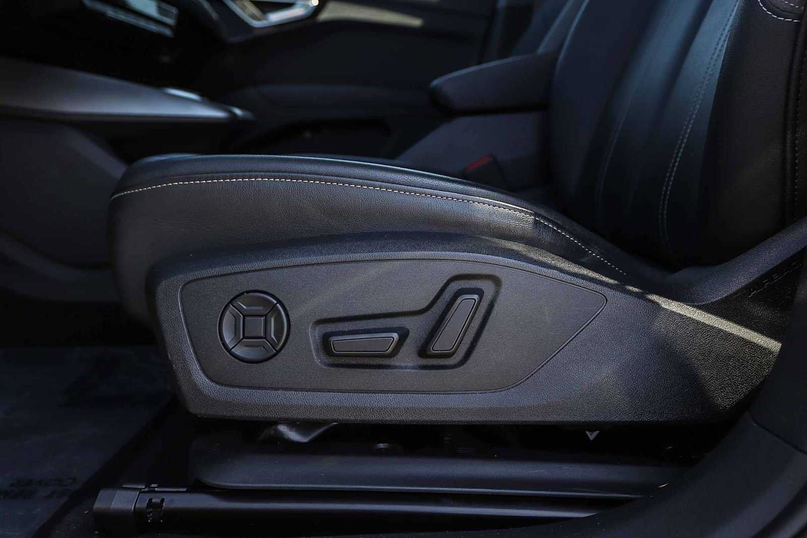 Used 2023 Audi Q4 e-tron Premium w/ Convenience Package RWD image 26