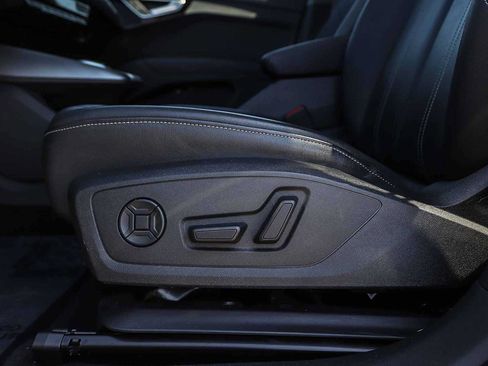 Used 2023 Audi Q4 e-tron Premium w/ Convenience Package RWD image 26