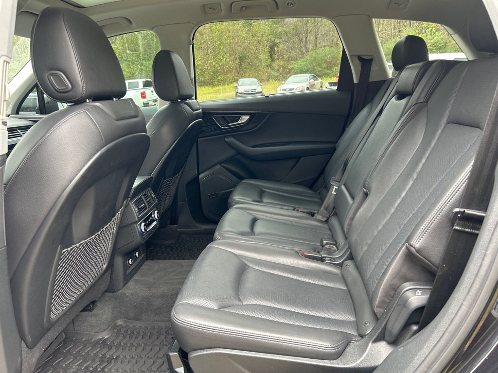 Used 2019 Audi Q7 3.0T Prestige w/ Prestige Package AWD/4WD image 17