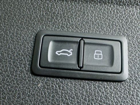 Used 2018 Audi Q5 2.0T Premium Plus w/ Premium Plus Package image 33