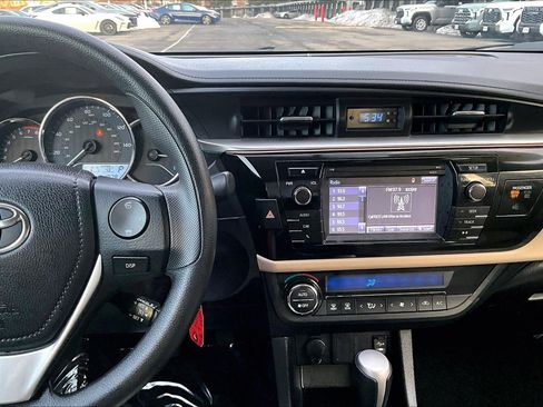 Used 2016 Toyota Corolla LE image 6