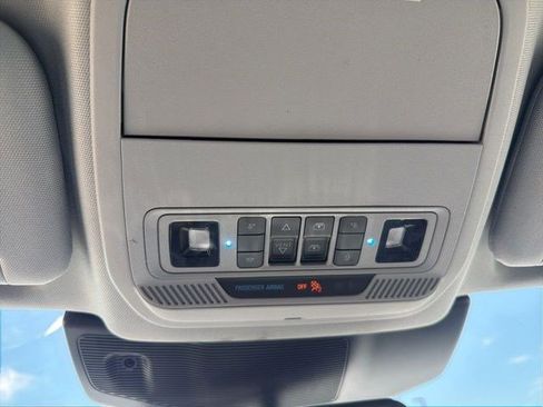 Used 2021 Ford Explorer Limited w/ Equipment Group 301A AWD/4WD image 35