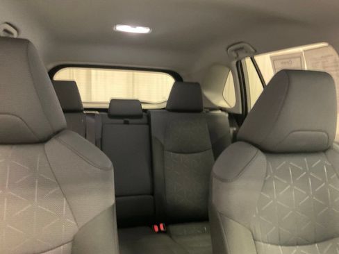 Used 2025 Toyota RAV4 XLE AWD/4WD image 28