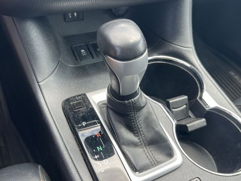 Used 2014 Toyota Highlander Limited AWD/4WD image 20
