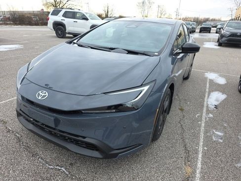New 2026 Toyota Prius LE image 1