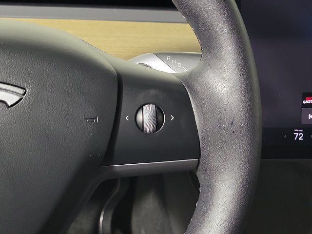 Used 2022 Tesla Model Y Long Range AWD/4WD image 24