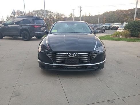 Used 2023 Hyundai Sonata SE image 2