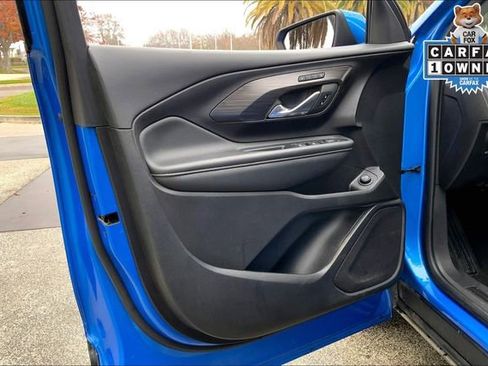 Used 2024 GMC Terrain SLT image 22