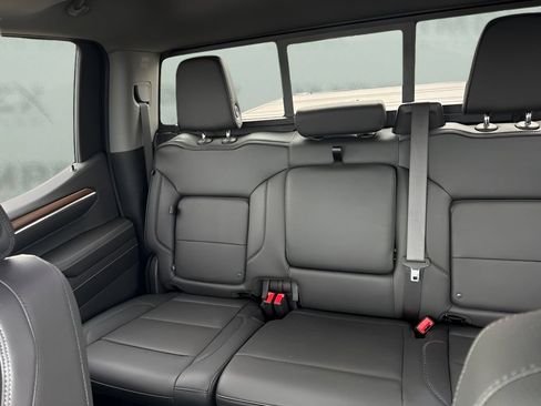Used 2024 GMC Sierra 1500 Denali AWD/4WD image 11