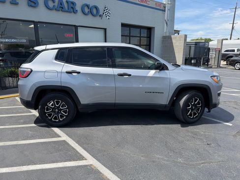 Used 2018 Jeep Compass Sport FWD image 8