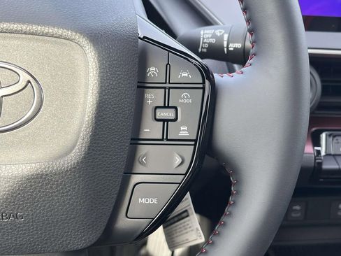 New 2026 Toyota Prius Plug-In Hybrid FWD image 17