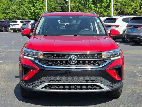 Certified 2024 Volkswagen Taos SE AWD/4WD image 7