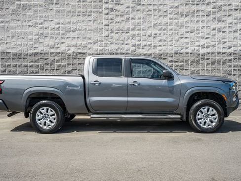 Used 2022 Nissan Frontier SV w/ Technology Package AWD/4WD image 3