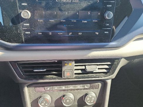 Used 2022 Volkswagen Taos SE image 8