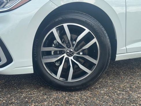 New 2026 Volkswagen Jetta SE FWD image 2