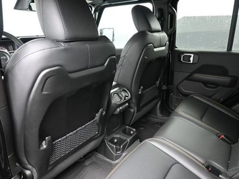 New 2026 Jeep Gladiator Sport AWD/4WD image 11