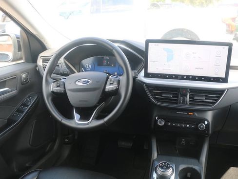 Certified 2024 Ford Escape Platinum AWD/4WD image 18