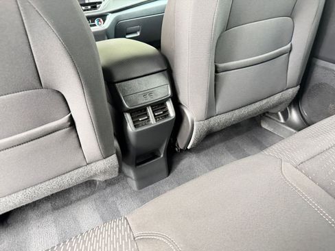 Used 2025 Chevrolet Equinox LT image 23