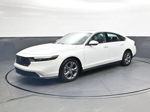 Used 2024 Honda Accord EX image 9