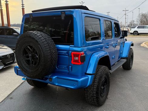 Used 2022 Jeep Wrangler Unlimited Sahara image 4