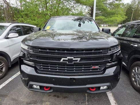 Used 2021 Chevrolet Silverado 1500 LT Trail Boss w/ Convenience Package II image 2