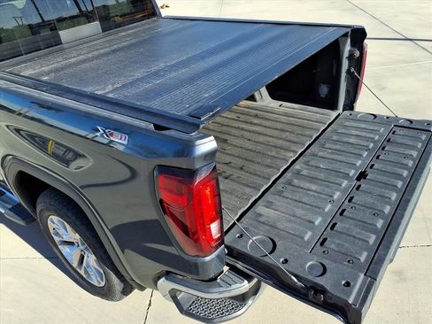 Used 2022 GMC Sierra 1500 SLT w/ SLT Premium Plus Package image 11