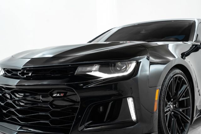 Used 2018 Chevrolet Camaro ZL1 RWD image 16