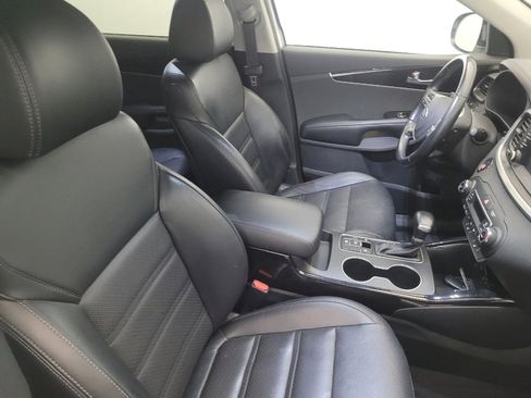 Used 2019 Kia Sorento EX image 21