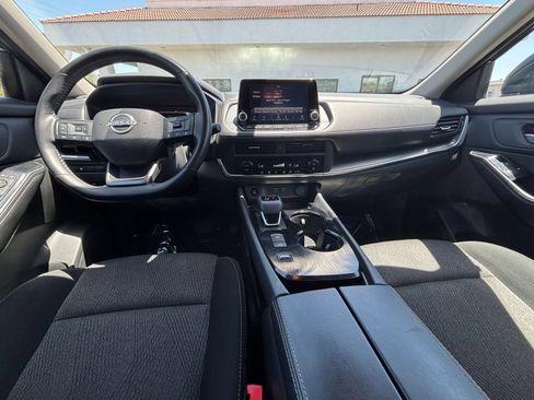 Used 2025 Nissan Rogue SV FWD image 30