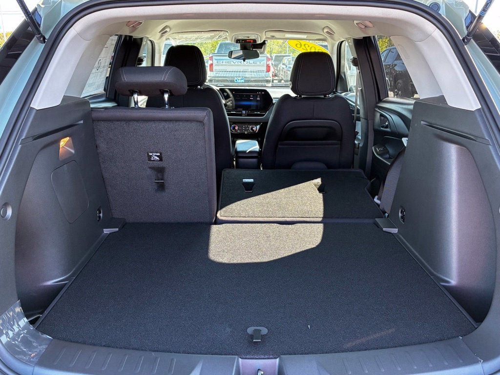 New 2026 Chevrolet TrailBlazer LT w/ LT Cold Weather Package FWD image 26