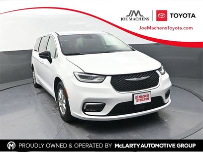 Used 2024 Chrysler Pacifica Touring-L