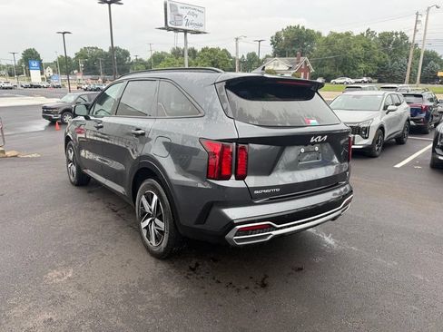 Used 2023 Kia Sorento S w/ Panoramic Sunroof Package FWD image 6