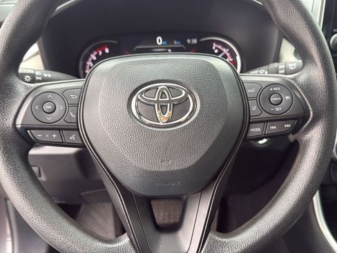 Used 2024 Toyota RAV4 XLE AWD/4WD image 3
