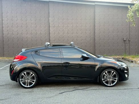 Used 2012 Hyundai Veloster w/ Style Pkg FWD image 4