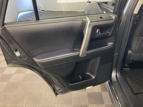Used 2022 Toyota 4Runner TRD Sport AWD/4WD image 33