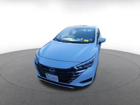 Used 2025 Nissan Versa SV image 2