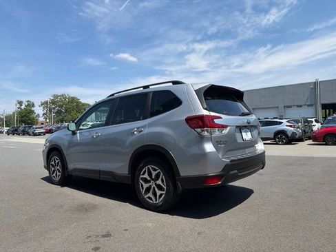 Used 2019 Subaru Forester Premium AWD/4WD image 5