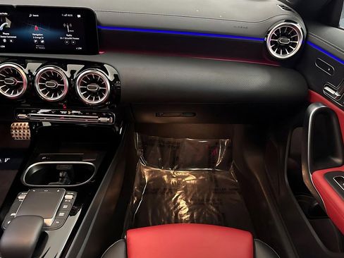 Used 2023 Mercedes-Benz CLA 250 4MATIC image 29