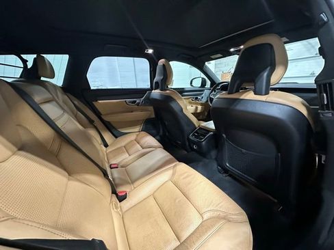 Used 2017 Volvo V90 T6 Cross Country image 16