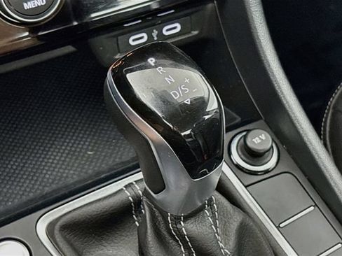 Certified 2024 Volkswagen Jetta SE FWD image 18