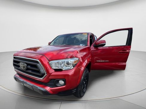 Used 2022 Toyota Tacoma SR5 w/ Technology Package image 26