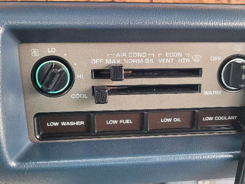 Used 1993 Chevrolet Caprice Classic LS image 17