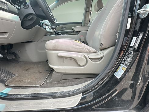 Used 2018 Kia Sedona L FWD image 10