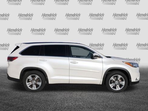 Used 2015 Toyota Highlander Limited Platinum image 10