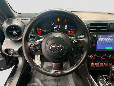 Used 2023 Toyota GR86 Premium w/ ALL Weather Mat Package (TMS) RWD image 11
