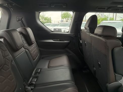 Used 2025 Nissan Armada Platinum w/ Convenience Package AWD/4WD image 5