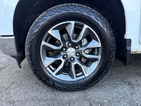 Used 2023 Chevrolet Silverado 1500 LT AWD/4WD image 27