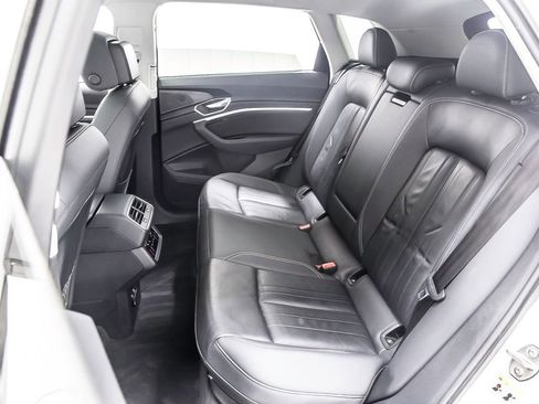 Used 2021 Audi e-tron Premium w/ Convenience Plus Package image 32