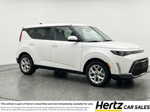 Used 2025 Kia Soul LX w/ LX Technology Package FWD image 1